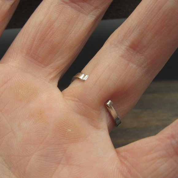 Size 6 Sterling Silver Rustic Floral Open Band - Picture 3 of 7